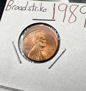 1989 P 1c Lincoln Cent Broadstrike 15% Off Center Error Coin CH BU UNC SKU#AG - Picture 1 of 10