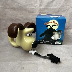 Wallace & Gromit Gromit Plastic Dog Walking Lead With Nose Torch- Were Rabbit - Picture 1 of 7