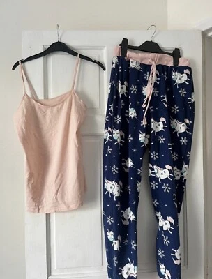 Pyjamas - Image 1 of 3