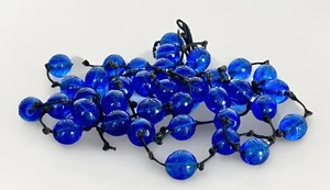 37 antiche perle in vetro intagliato blu cobalto di Pechino 9 mm - 11 mm, 60 grammi - Foto 1 di 10