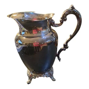 Oneida Silver-Plated Footed Water Pitcher Jug With Ice Lip Vintage 8.5" Made USA - Picture 1 of 4