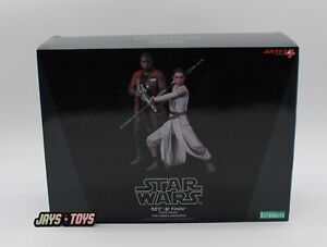 Star Wars Rey & Finn Two Pack The Force Awakens 1/10 Scale Model Kit Kotobukiya