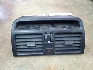 1995 - 1997 Lexus LS400 Center Dash Vents Clock - Picture 1 of 3