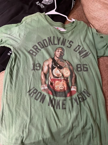 Roots Of Fight Mike Tyson T-shirt. OOP And Rare. Size L Cover