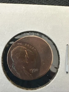1990 Lincoln Memorial Cent Error Off Center Strike Penny Coin - Picture 1 of 2