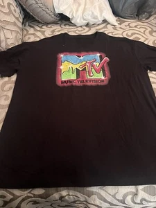 Camiseta negra neón graffiti con logotipo de MTV xL - Imagen 1 de 1