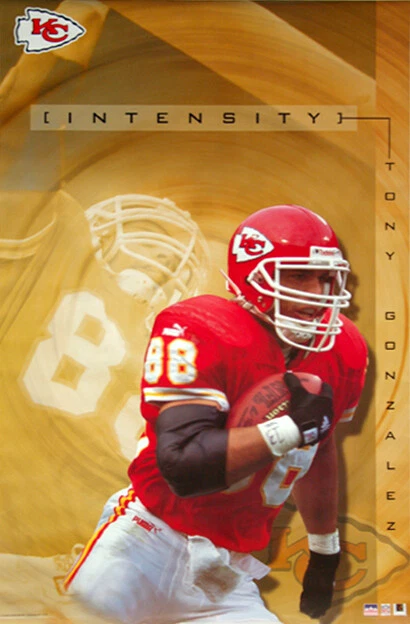 Tony Gonzalez INTENSITY Kansas City Chiefs 2001 Vintage NFL 22x34 POSTER - Изображение 1 из 1