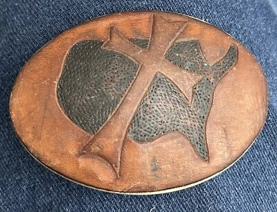 Hebilla de cinturón ovalada de cuero sobre metal Cross Over United States Foto 1 de 2