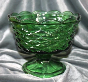 Vintage Unmarked Green Glass Compote Dish Bowl Candy Dish EUC - Picture 1 of 4