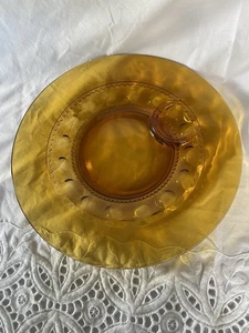 AMBER Kings Crown Thumbprint 10-1/2” ALMUERZO BOCADILLO Plato Indiana Glass SIN TAZA - Imagen 1 de 8
