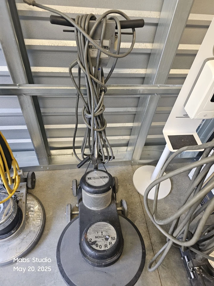 Máquina de piso Surtec Systems Foto 1 de 3