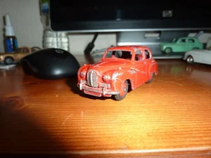 Dinky Toys #161 Austin Somerset Red - Original Vintage PLAY WORN - Picture 1 of 10
