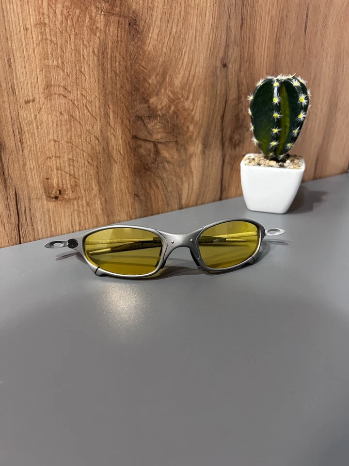 Gafas de sol polarizadas Oakley Juliet lentes amarillas Gorpcore exterior placa de montaña Foto 1 de 4