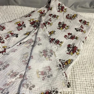 POTTERY BARN KIDS Mickey & Minnie Holiday Fun Organic Cotton Blanket Swaddle EUC - Picture 1 of 5