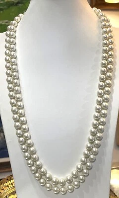 Collar de ópera largo de capas pesadas anudado a mano de perlas sintéticas blancas brillantes Foto 1 de 4