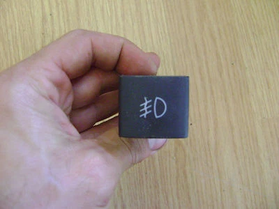 99-03 Saab 9-5 雾灯开关 9-3 900 4409223 原始设备制造商 00 01 02 D1 — 第 1/2 张图片