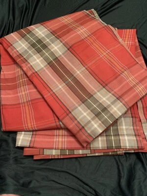 "Colcha de algodón a cuadros Pottery Barn verde gris rojo 70"" X 108""" Foto 1 de 4