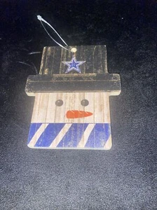 Cowboys Wood Snowman Distressed ORNAMENT. - NWT - Picture 1 of 2