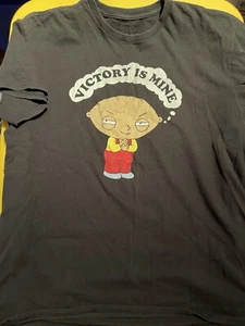 Camiseta Family Guy Talla L Negra “Victory Is Mine” Stewie Griffin Bien Amada - Imagen 1 de 3