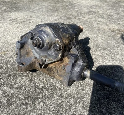 Caja de cambios de dirección manual Jeep CJ 72-86 CJ5 CJ7 CJ8 - Saginaw 525 Foto 1 de 4