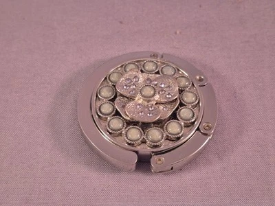 Green Foldable Purse Hooks Handbag Hangers for Table Desk Dining Out Office - Image 1 of 4