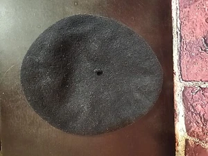 Vtg Basque Beret Black French Style Beret Hat 100% Wool Satin Striped Lining A1 - Picture 1 of 8