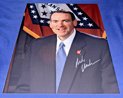 MIKE HUCKABEE SIGNED 11X14 PHOTO 44TH GOVERNOR OF ARKANSAS REPUBLICAN AUTOGRAPH Cover