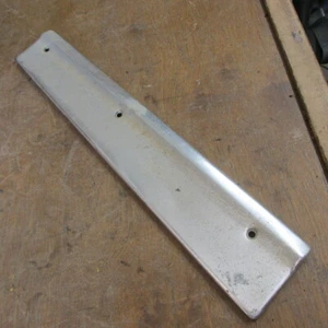 1967 CAMARO RALLY SPORT SS Z28 ORIGINAL GM LEFT FRONT FENDER MOLDING - Foto 1 di 4