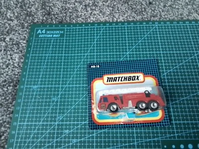 matchbox MB18 fire engine brand new / old stock unpunched card  short carded ver - Image 1 of 2