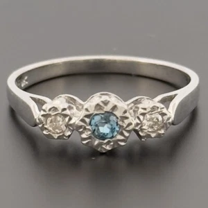 9ct White Gold Blue Topaz & Diamond Three Stone Ring Size L 1/2 Hallmarked - Picture 1 of 10