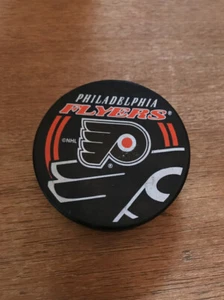 PHILADELPHIA FLYERS NHL INGLASCO SHADOW LOGO OFFICIAL HOCKEY PUCK MADEn SLOVAKIA - Picture 1 of 6