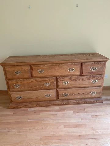 Beautiful Solid Oak Dresser, Great Condition Cover