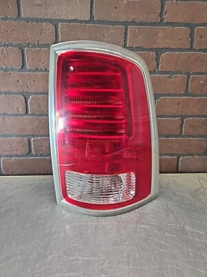 2013 - 2018 道奇 RAM 1500 2500 3500 LED 右侧尾灯二手原始设备制造商 0615L — 第 1/4 张图片