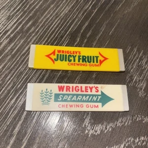 Lot 2 Vintage Wrigley's Stick Chewing Gum Fridge Magnets Juicy Fruit Spearmint - Picture 1 of 3