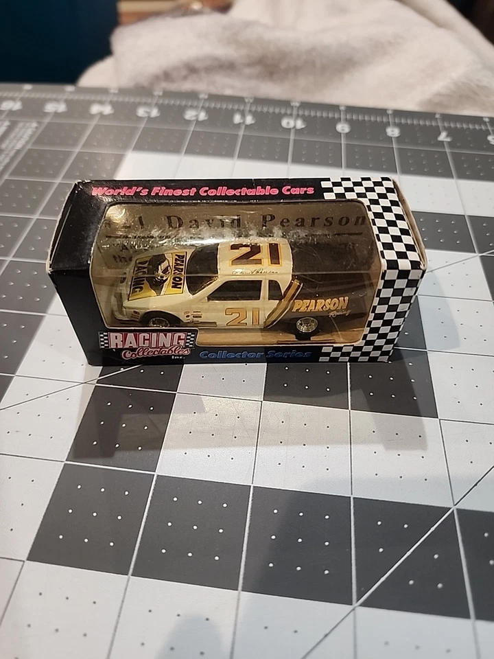 RCCA #21 David Pearson Racing Ford Thunderbird - 1:64 - NASCAR - Unopened - 1991 - Image 1 of 4