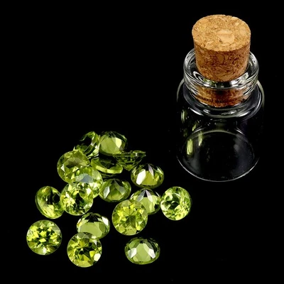 Round Cut Natural Unheated Apple Green Peridot 17pcs 9.13ct 5mm Lot Gemstone - Image 1 of 4