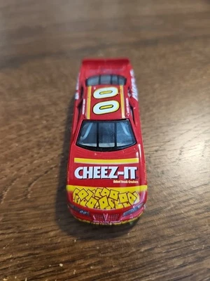 Larry Pearson #00 Cheez-it 1998 Pontiac Grand Prix 1/24 Racing Champions Nascar - Image 1 of 4