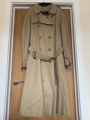 Man’s Vintage Burberry Dark Beige Trench Coat Size 52/uk42 Long - Image 1 of 4