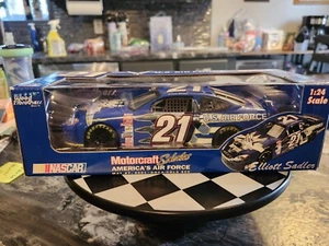 2001 ELLIOTT SADLER #21 Charlotte Coke 600 U.S. AIR FORCE 1/24 Team Caliber - Picture 1 of 15