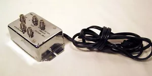 ARCHER 4-WAY Distribution AMPLIFIER 50-400MHz VCR / VHF / CATV/FM 15-1119 - Picture 1 of 4