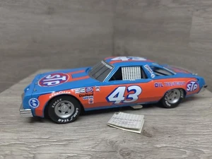 Franklin Mint B11XD78 Richard Petty 1977 Oldsmobile Daytona 500 Winner 1:24 - Picture 1 of 9