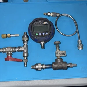 AMETEK Crystal Pressure M1 Digital Gauge 100 PSI - Picture 1 of 2