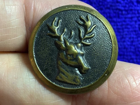 BRASS 3-D HUNTING DEER STAG’S HEAD SPORTING DESIGNS COAT BUTTON 26mm 1840- 1860 Cover
