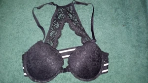 BEBE Intimates Push Up BH 34C Spitze T Rücken verstellbarer Träger schwarz Spitze über Cup - Bild 1 von 3