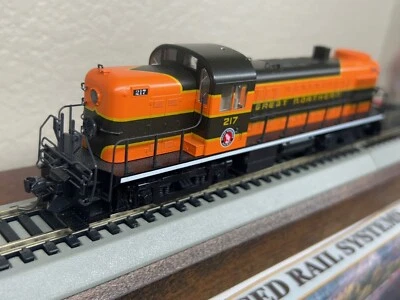 GREAT NORTHERN - ALCO RS-2 ROAD SWITCHER LOCO DC/DCC Ready HO Scale NEW KATO OOP - Image 1 of 4