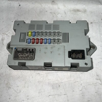 Módulo de control de caja de fusibles Jaguar F-Type XE XF 2014-2021 CPLA-14Q073-AA OEM Foto 1 de 4