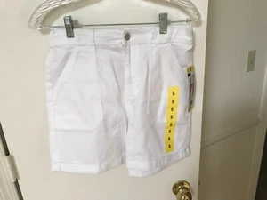 Gloria Vanderbilt Women's Shorts White Denim Size Small NEW - Picture 1 of 11