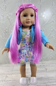 American Girl Truly Me #87 Puppe klassische Form magenta rosa Haare blaue Augen 18 Zoll - Bild 1 von 8