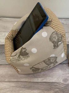 Pigs Ipad Pro Desktop Tidy Ipad Beanbag Stand Device Holder Kindle Tablet Gift - Picture 1 of 12