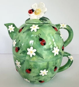 NIB Tea for One Lady Bug/Daisy Teapot Green - Picture 1 of 8
